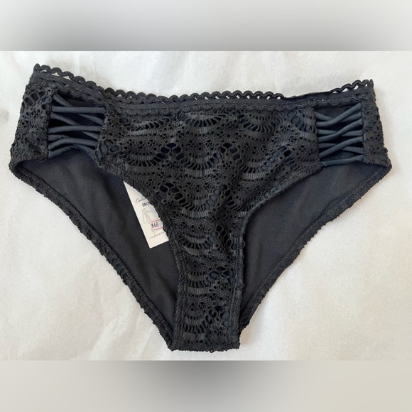 M BLACK BIKINI Lattice lace open weave Off Shoulder BOHEMIAN FLIRTY FEMININE NEW - Picture 2 of 5